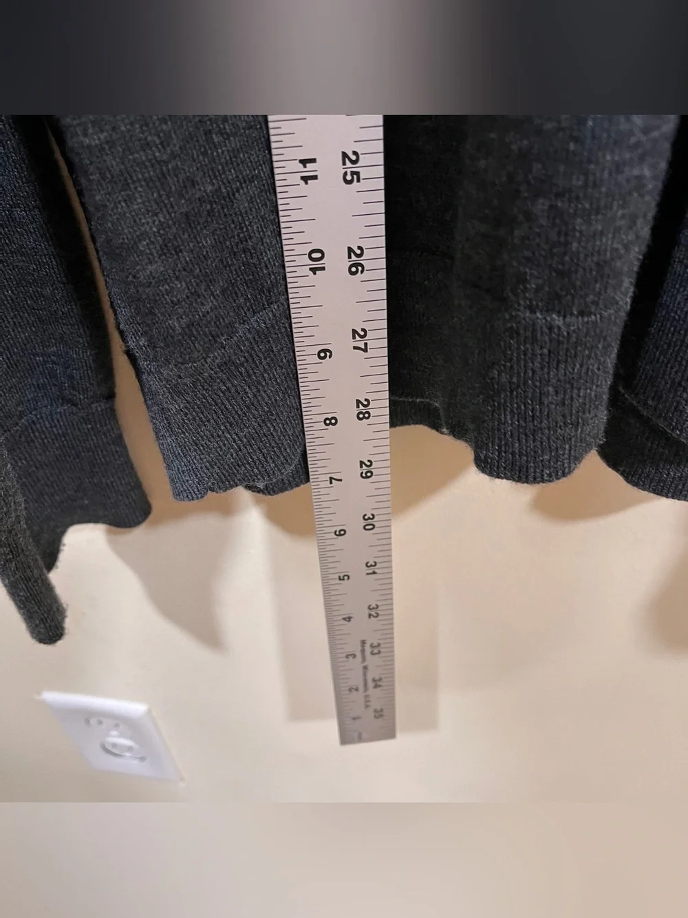 J. Crew Men’s Charcoal V-Neck Sweater 100% wool slim size XL